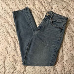 American Eagle mom jean